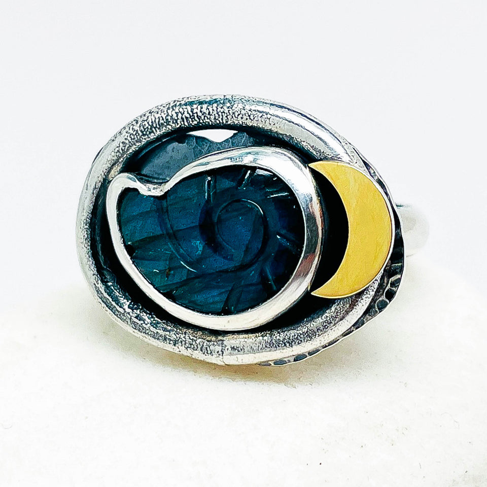 Sterling Silver Labradorite Shell Ring Size 8 1/4 - DawnsArtisanJewelry.com