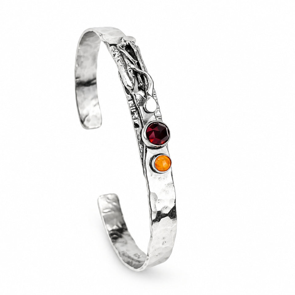 Sterling Silver garnet and spiny oyster shell ￼Bracelet