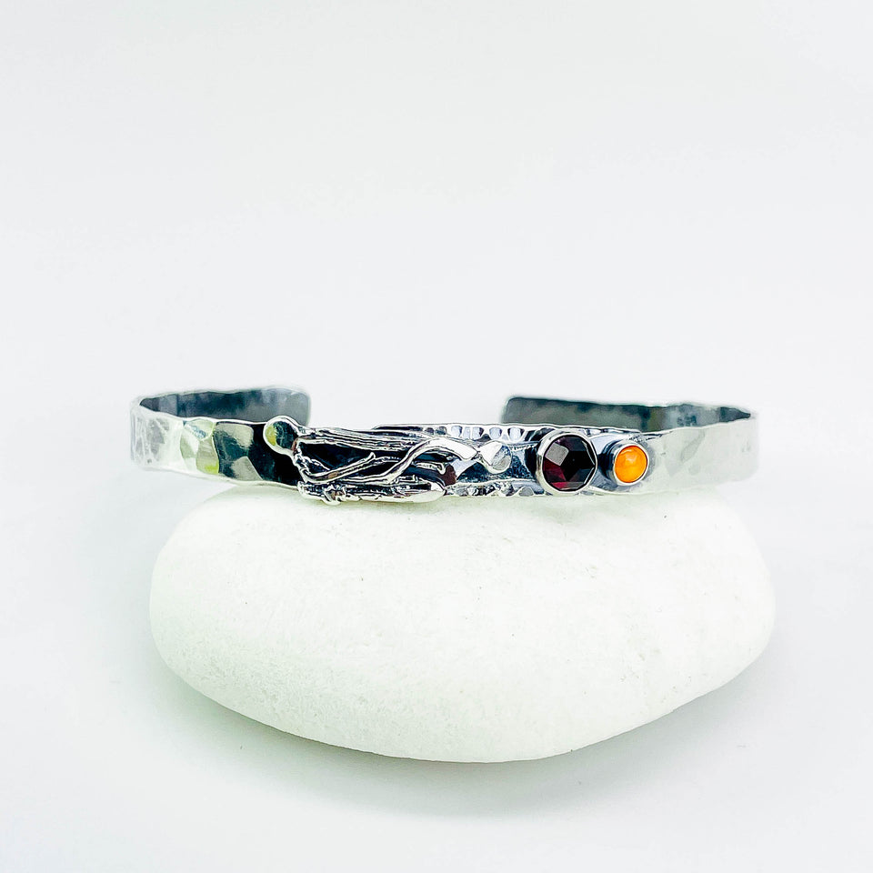 Sterling Silver garnet and spiny oyster shell ￼Bracelet