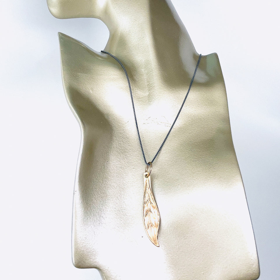 Bronze Leaf Pendant – Whispers of the Forest